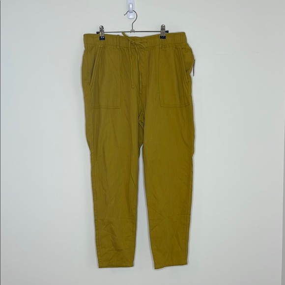 NWT Old Navy Yellow Cargo Pants Relaxed Fit Elastic Waistband - Picture 2 of 6